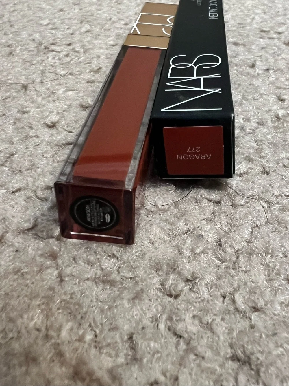 NARS Afterglow Lip Shine Gloss – Aragon 277 Packaging